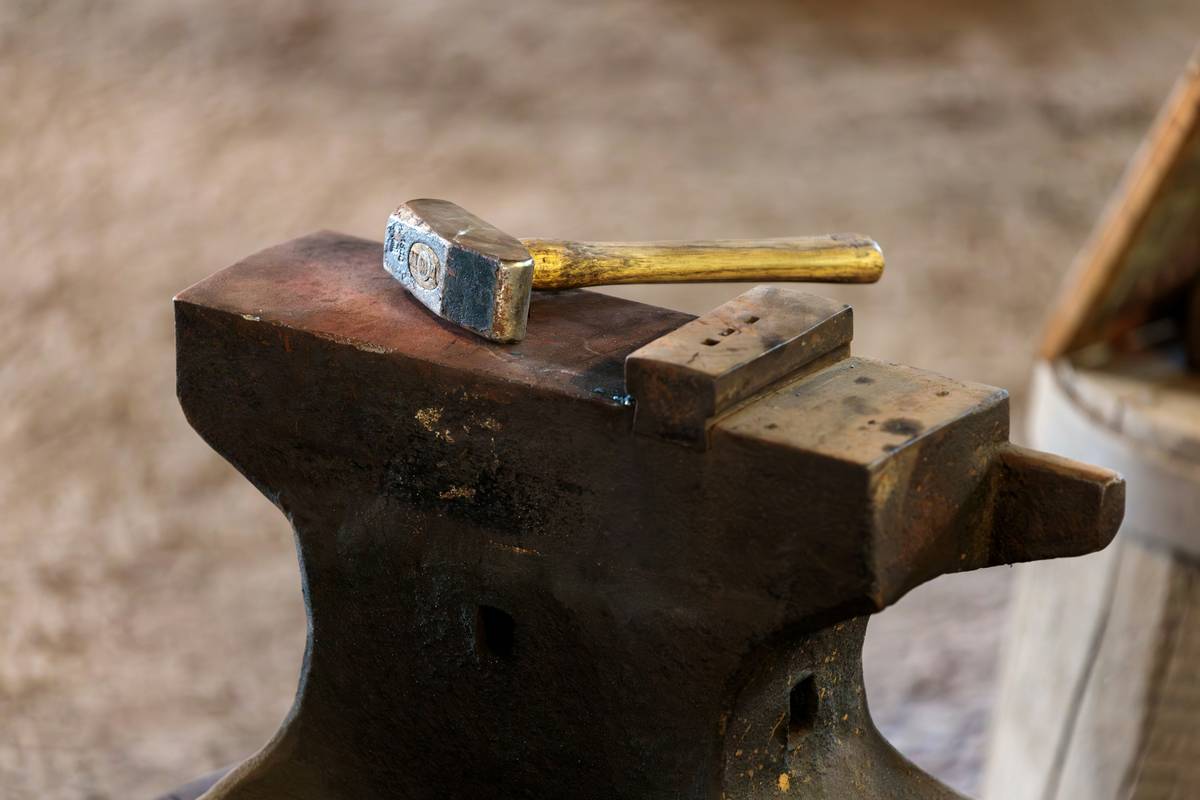 How to Use a Hammer Safely: Expert Tips Every DIYer Must Know